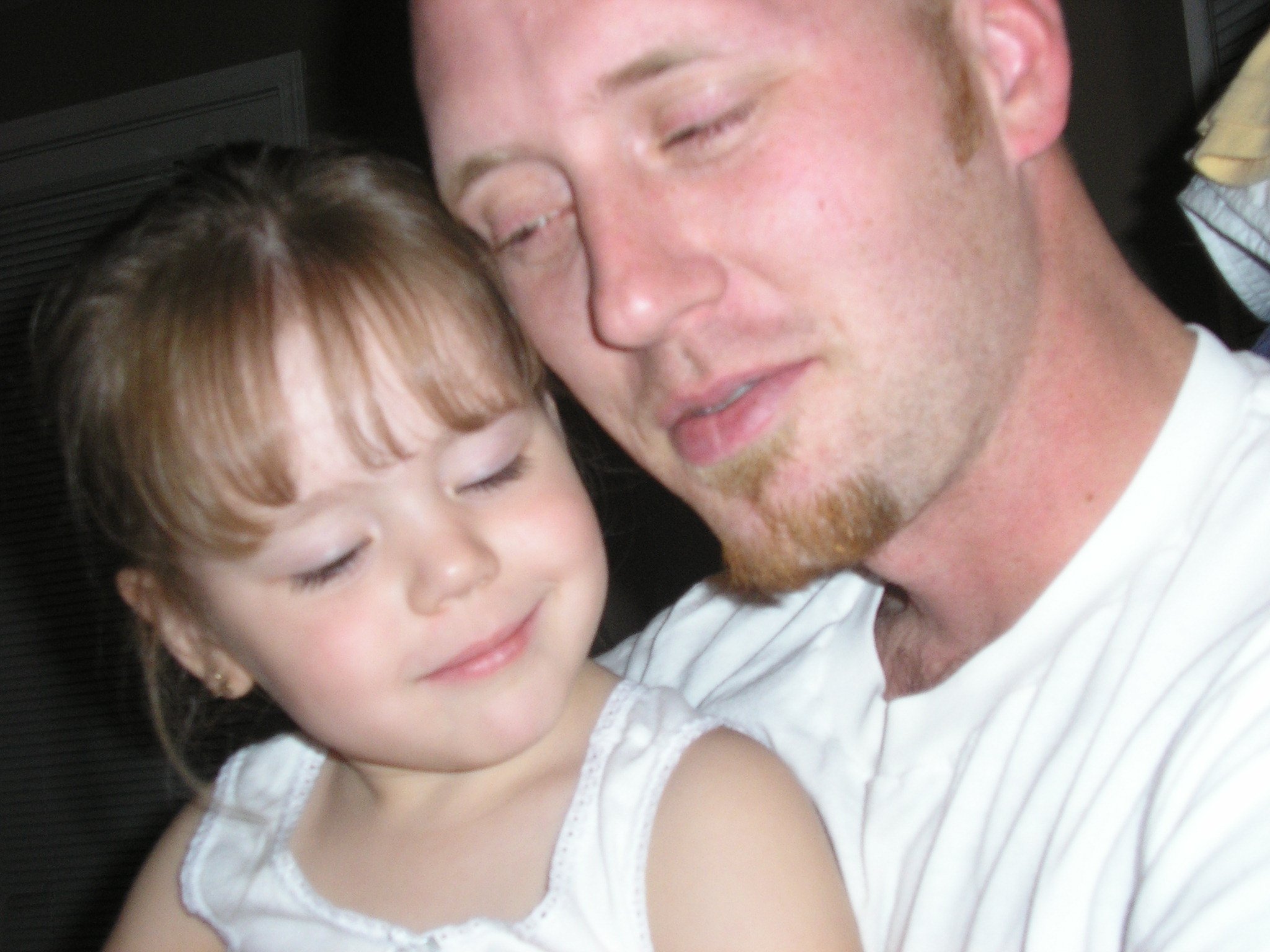 Tiny daughter abused daddy