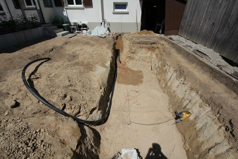 Construye una piscina natural en su jardín y nos enseña su genial resultado
