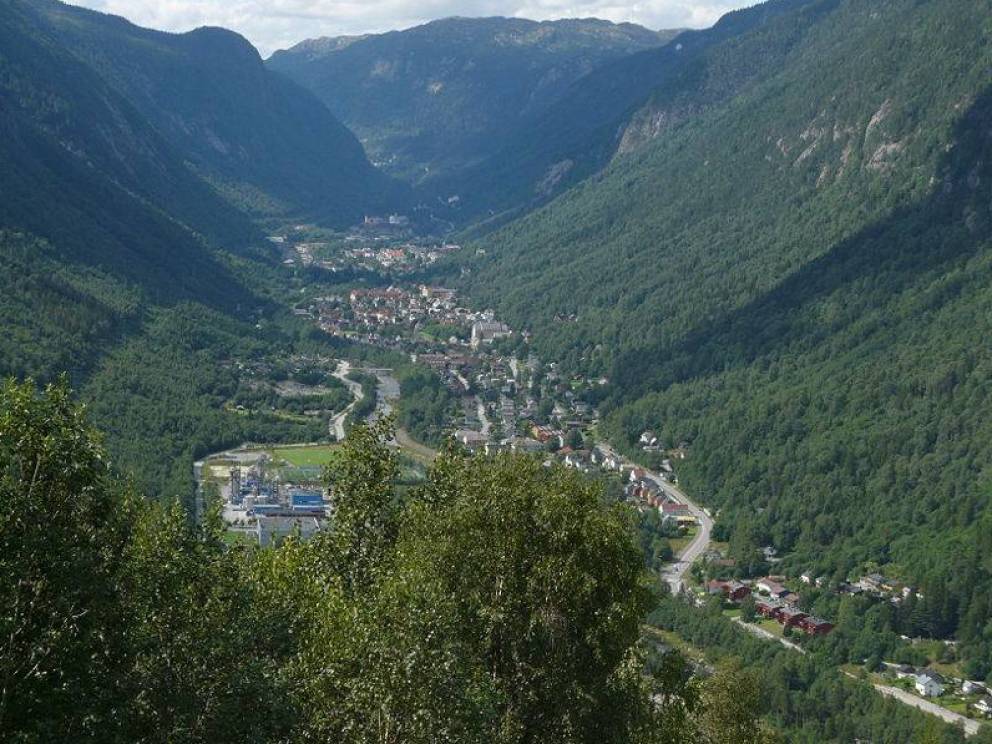 Rjukan el pueblo noruego que se pasa sumido en la oscuridad 6 meses al año 1