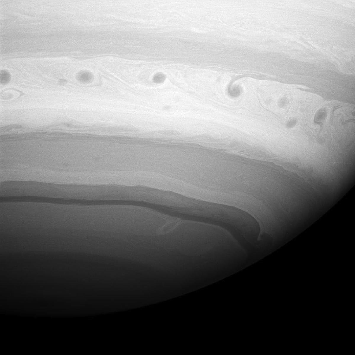 Жизнь на сатурне. Планета Сатурн Кассини. Сатурн снимки Кассини. Сатурн Титан Кассини. Снимки Сатурна высокого разрешения Кассини.