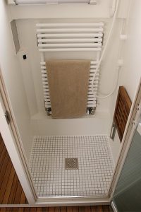 Parece un simple camión de transporte, pero espera a ver su interior