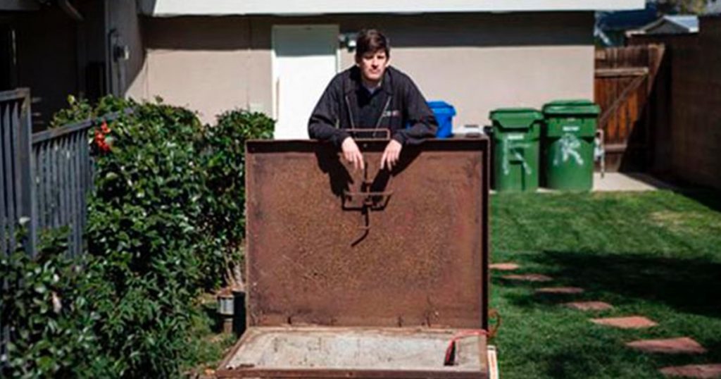 Cuando compraron la casa no sabían qué es lo que había en el patio trasero