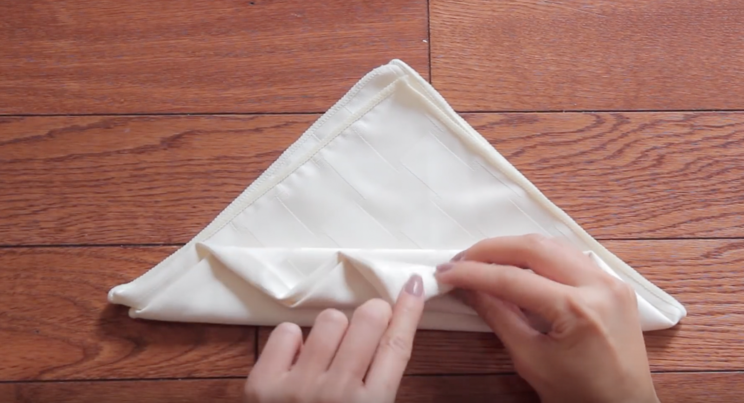 Otoño aliviar alquiler Cómo doblar servilletas de papel de manera original y fácil