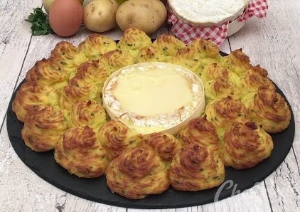 Receta de Patatas duquesa con queso Camembert pequeño