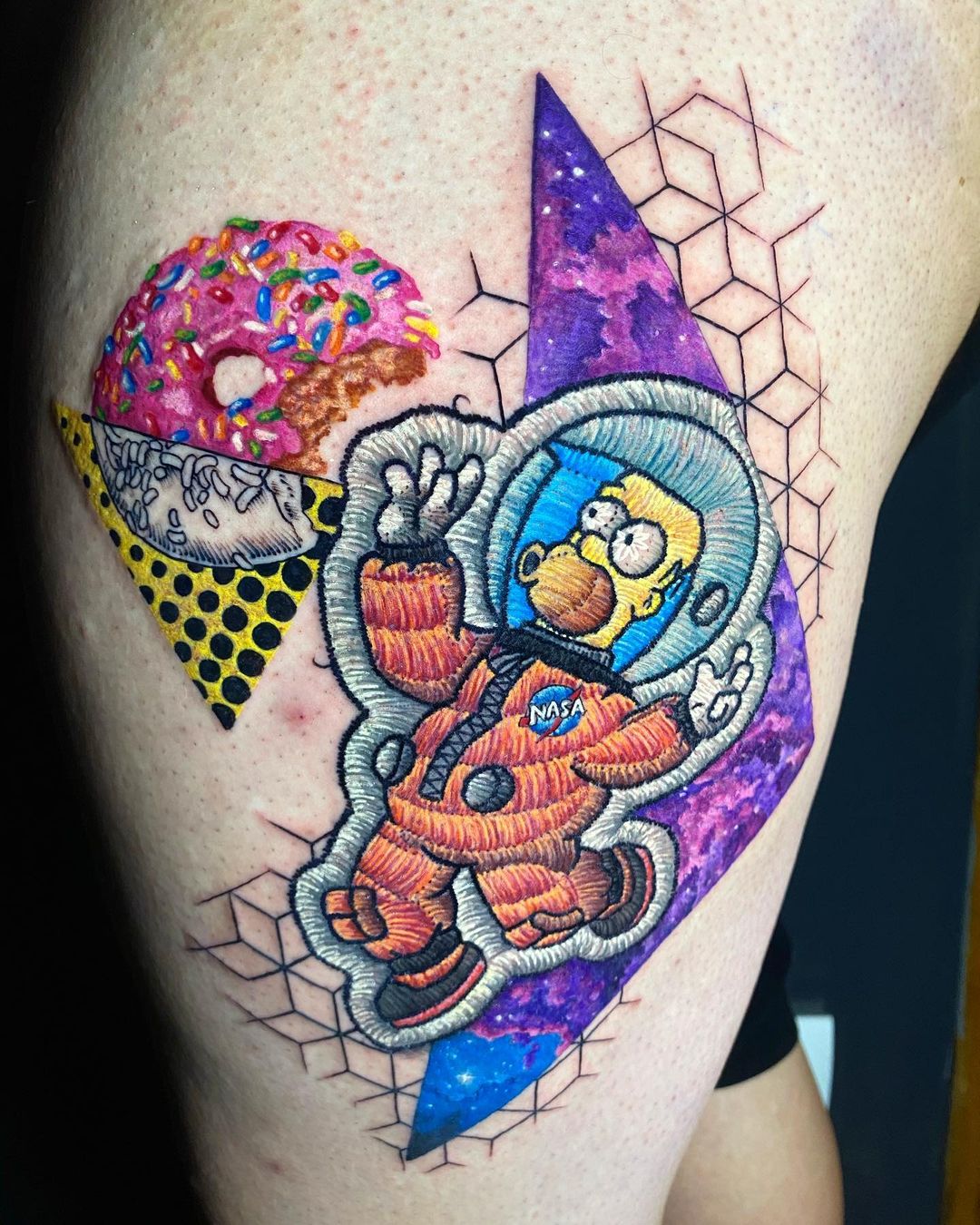 tatuaje bordado de Homer Simpson