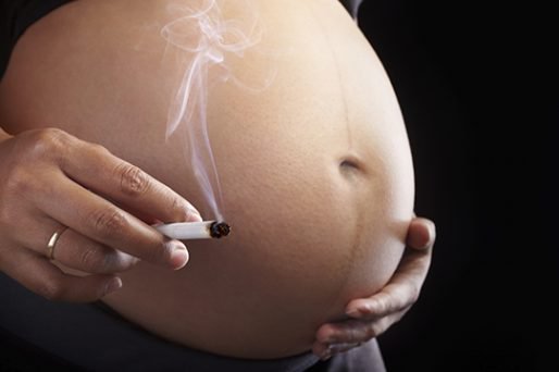 embarazada-fumando