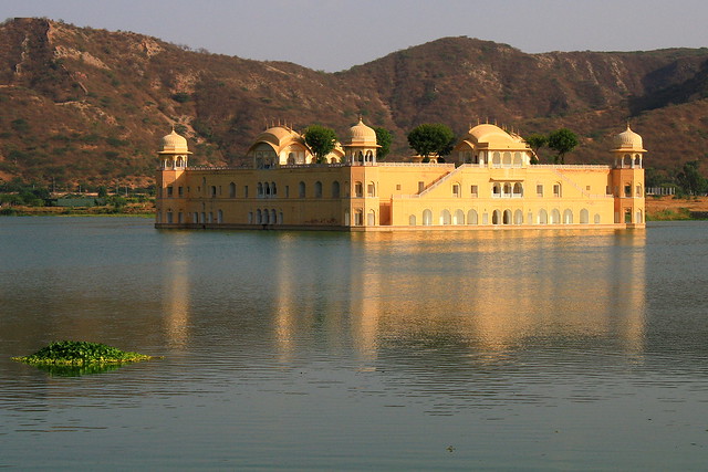 palacio en el agua
