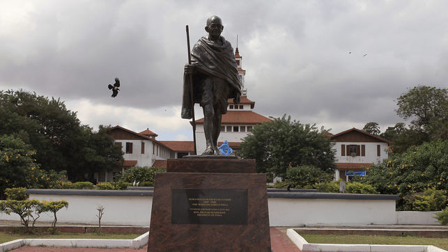 estatua-Gandhi