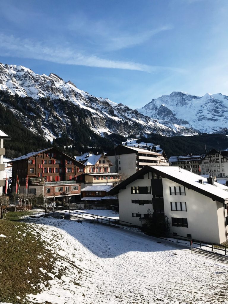 pueblo alpes suizos