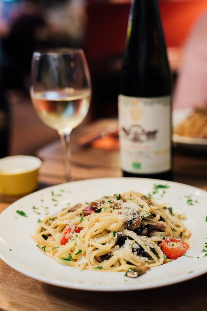 Cena vino comer casa