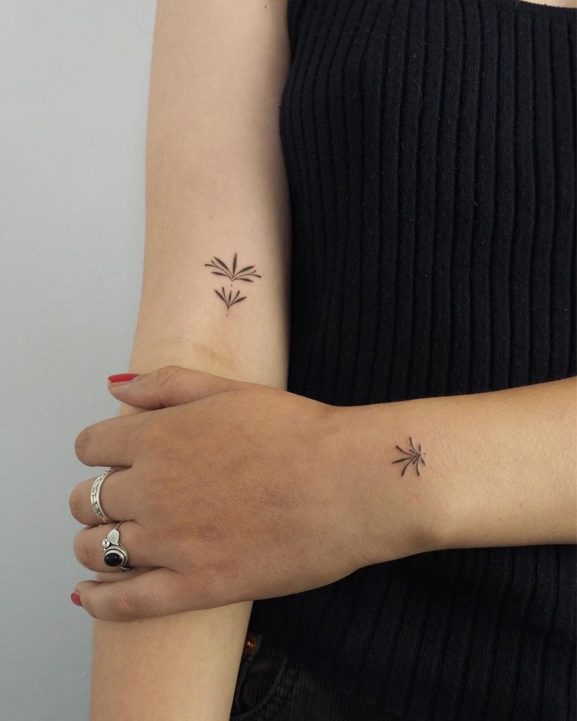 Flores antebrazo tatuajes pequeños