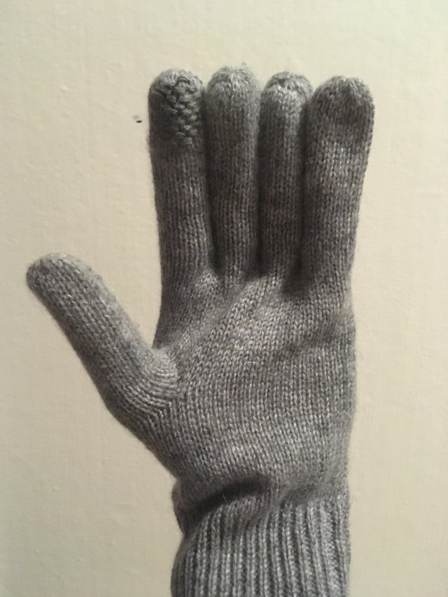 guantes con dedos igual de largos