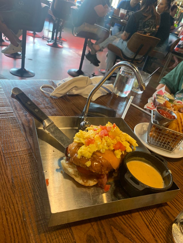 comida servida en fregadero