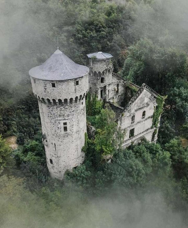 Castillo Plum, Francia 