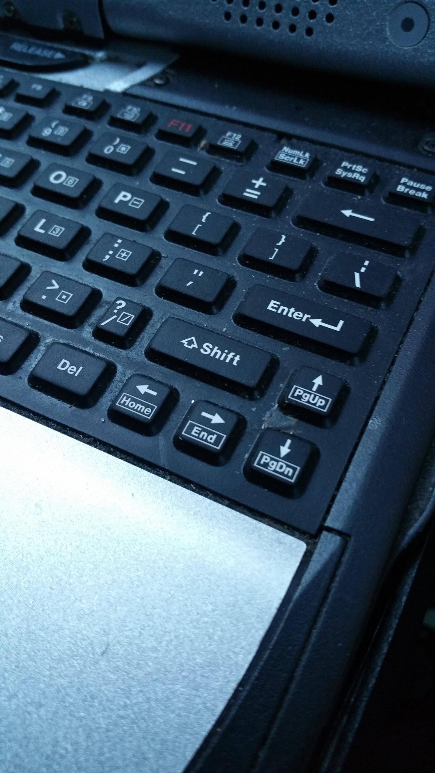teclado de pc deforme