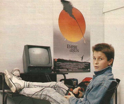 Christian Bale jugando a la Atari