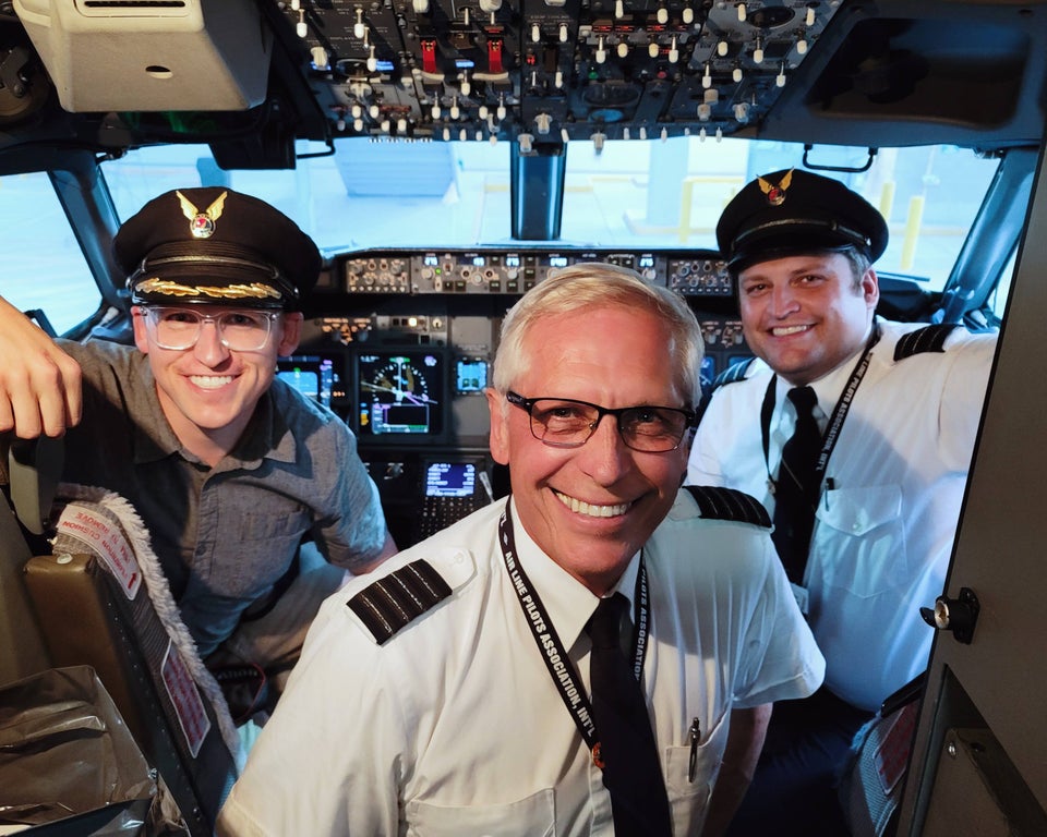 piloto de avión y tripulación