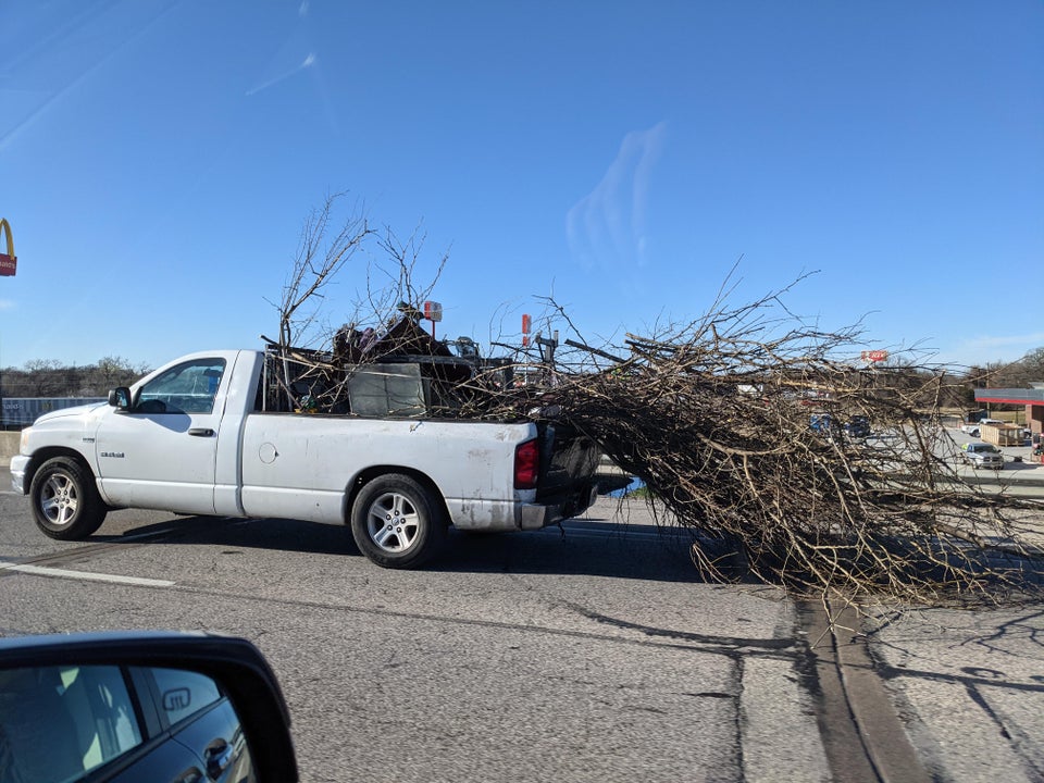 furgoneta arrastrando carga