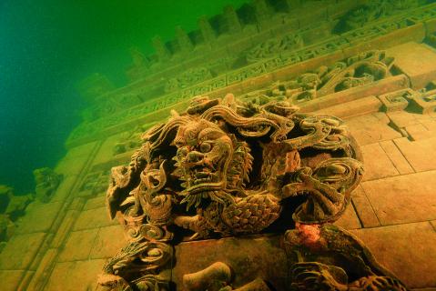 dragón tallado en la piedra Shicheng