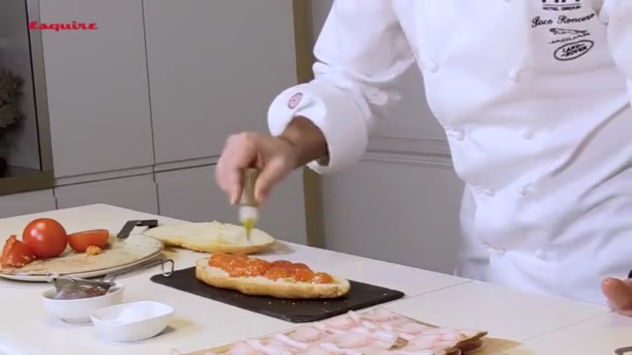 bocadillo papada y tomate