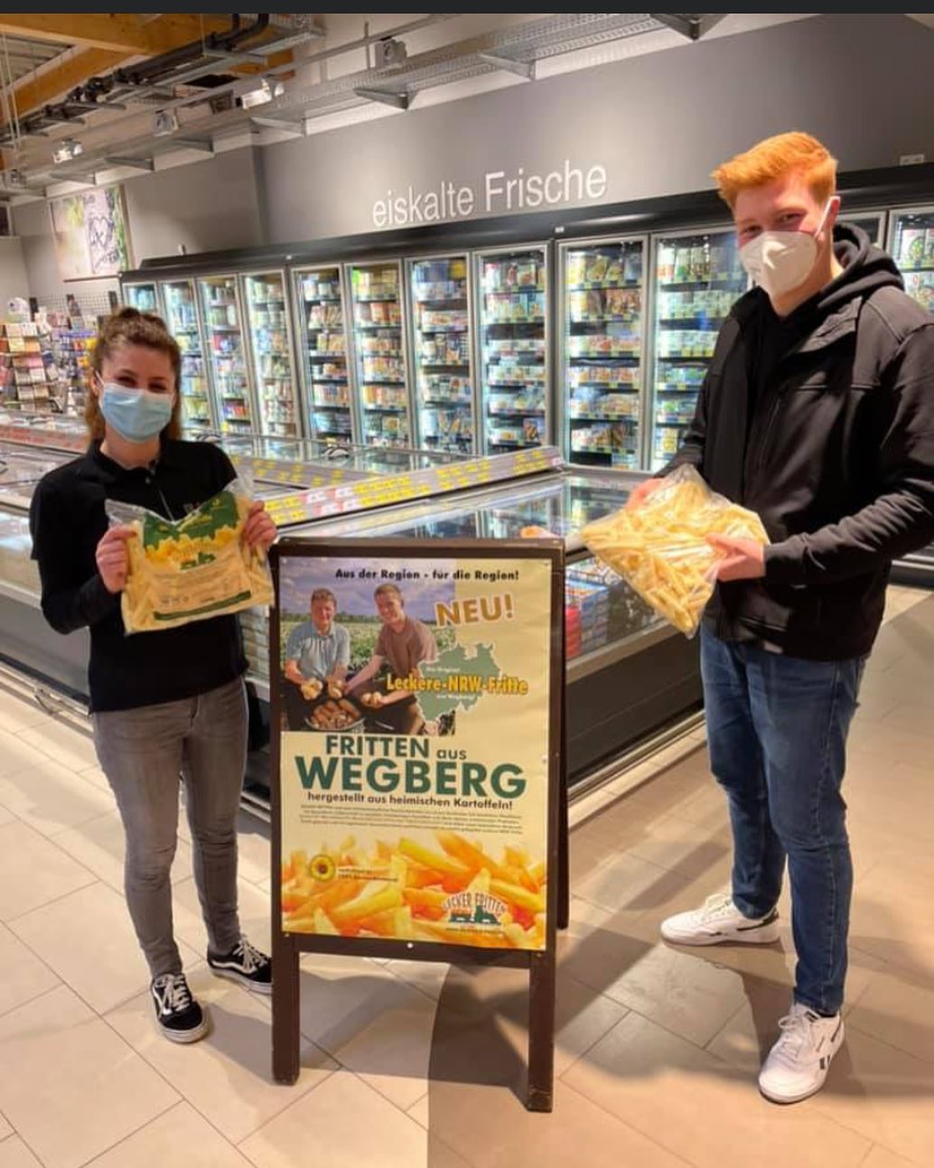 chicos con patatas fritas