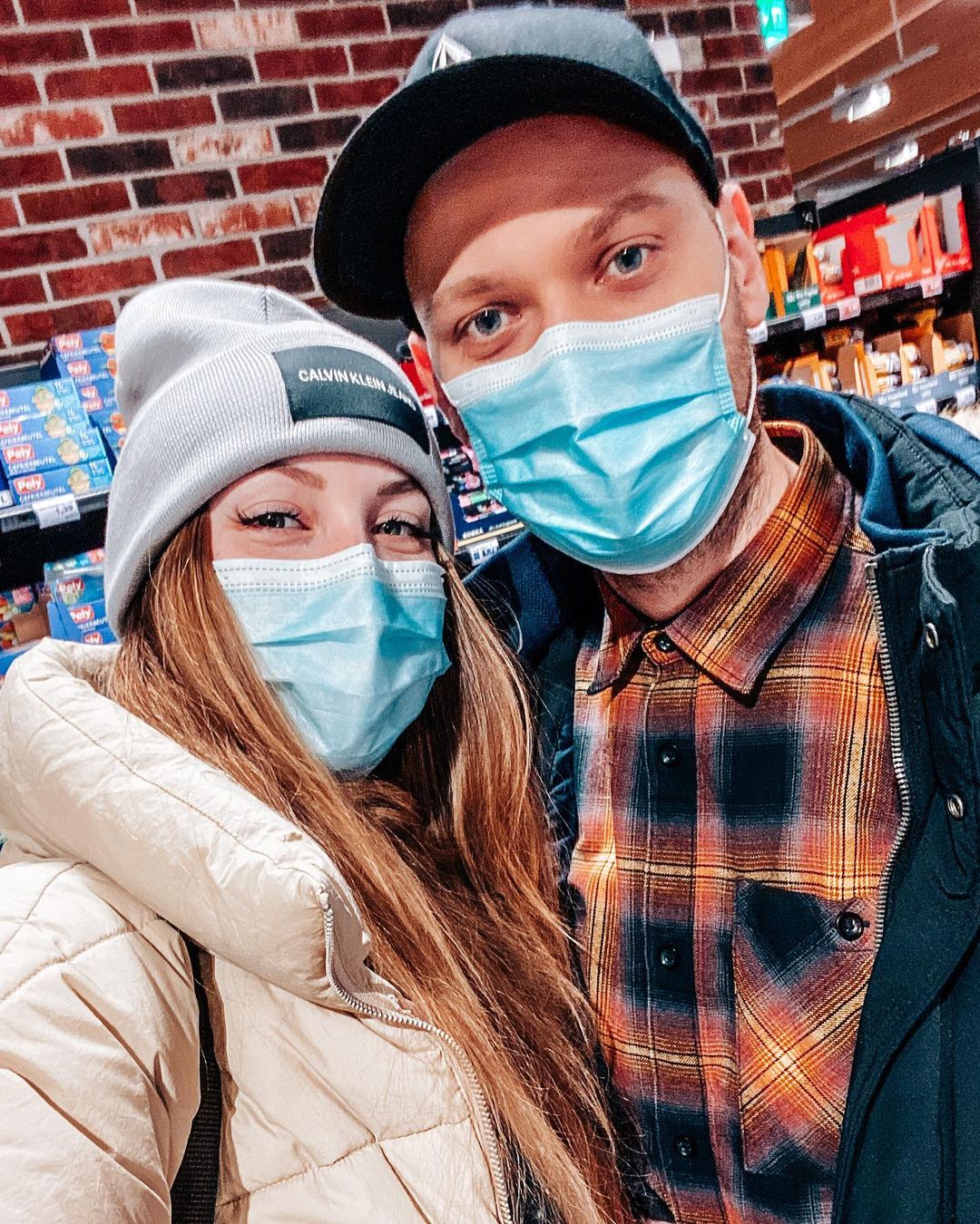 pareja en supermercado