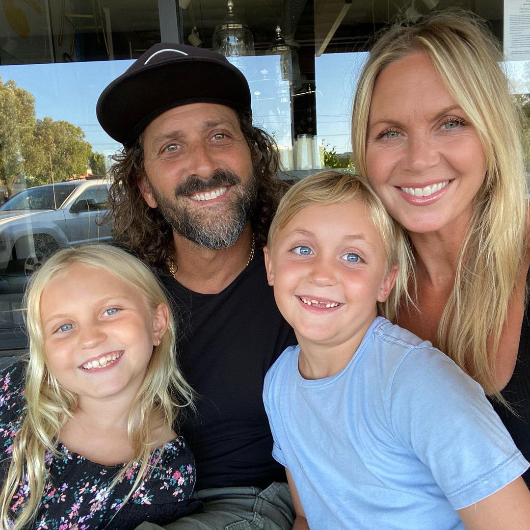Jason Schenidman y su familia