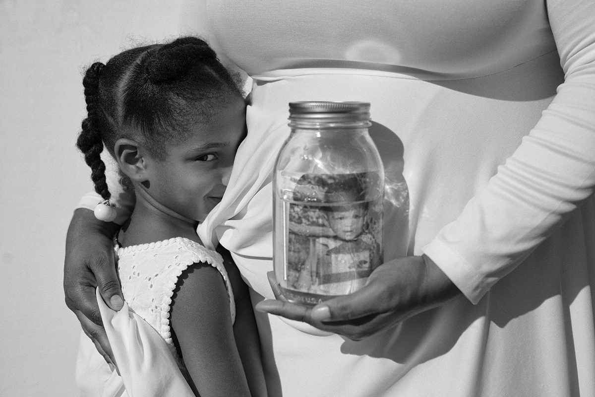 Recuerdos en escabeche, Adrian White