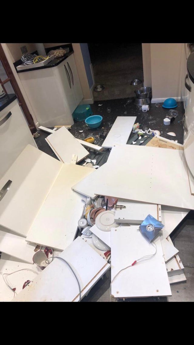 gabinetes de la cocina caídos