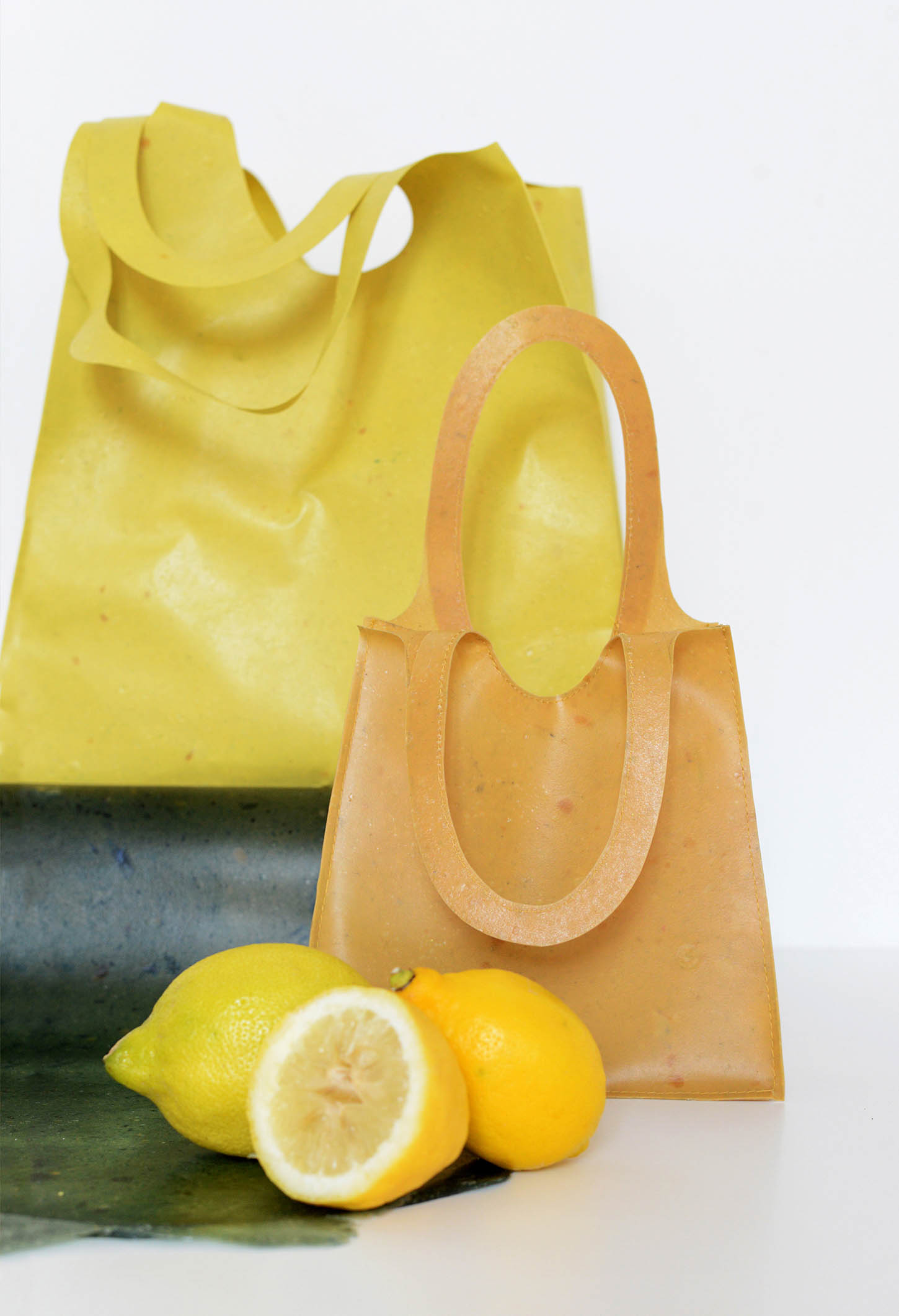 bolsos fabricados con piel de limón